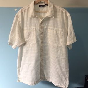 PATAGONIA men’s short sleeve button down Large